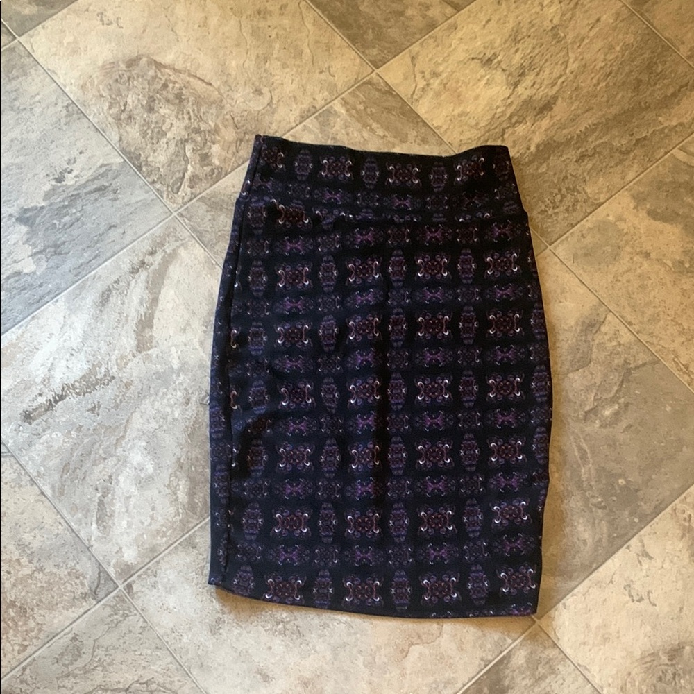 LuLaRoe “Cassie” Black and Blue Pencil Skirt Knee-Length Stretchy. Work